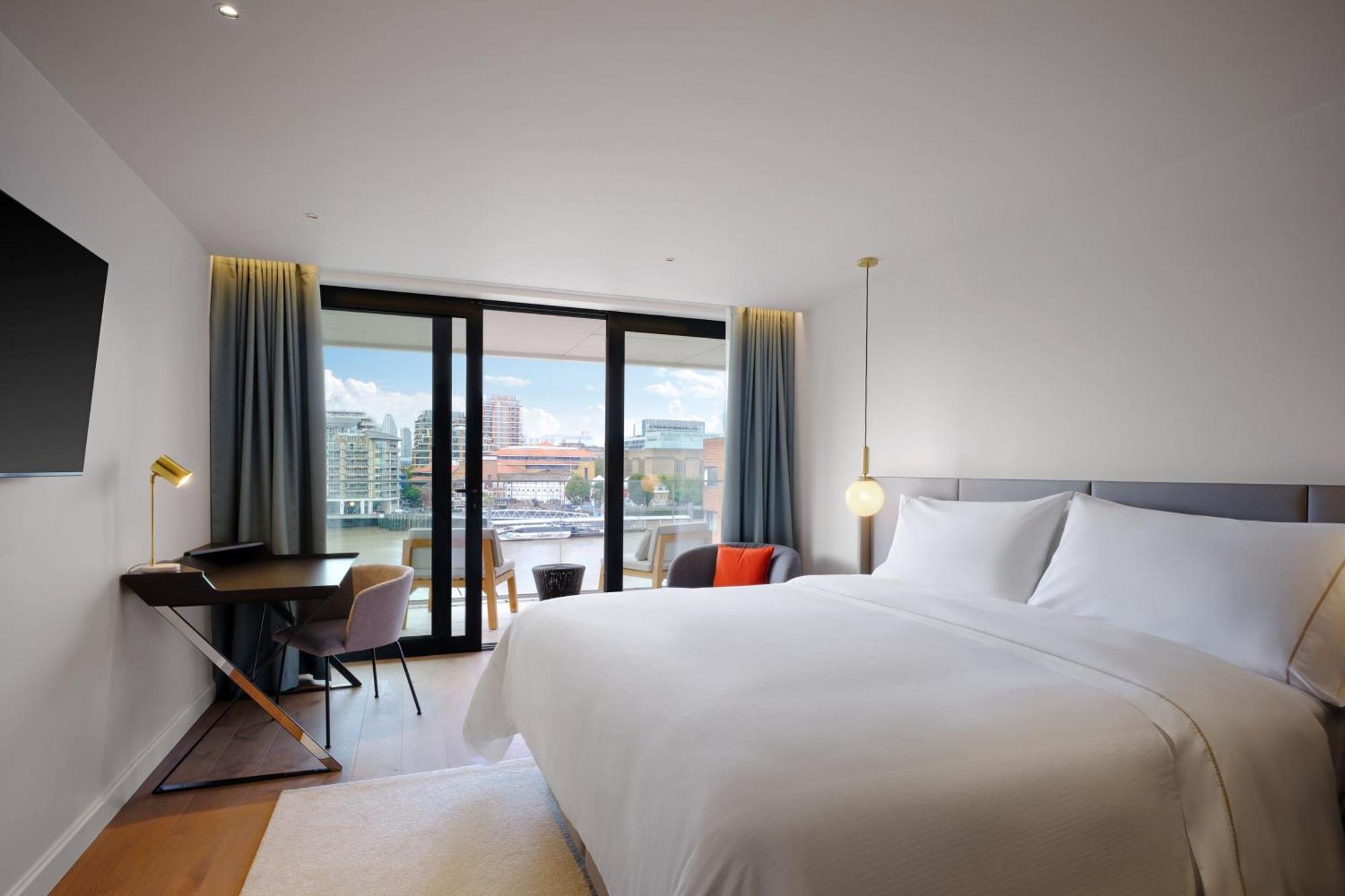 The Westin London City Exterior photo Deluxe Room