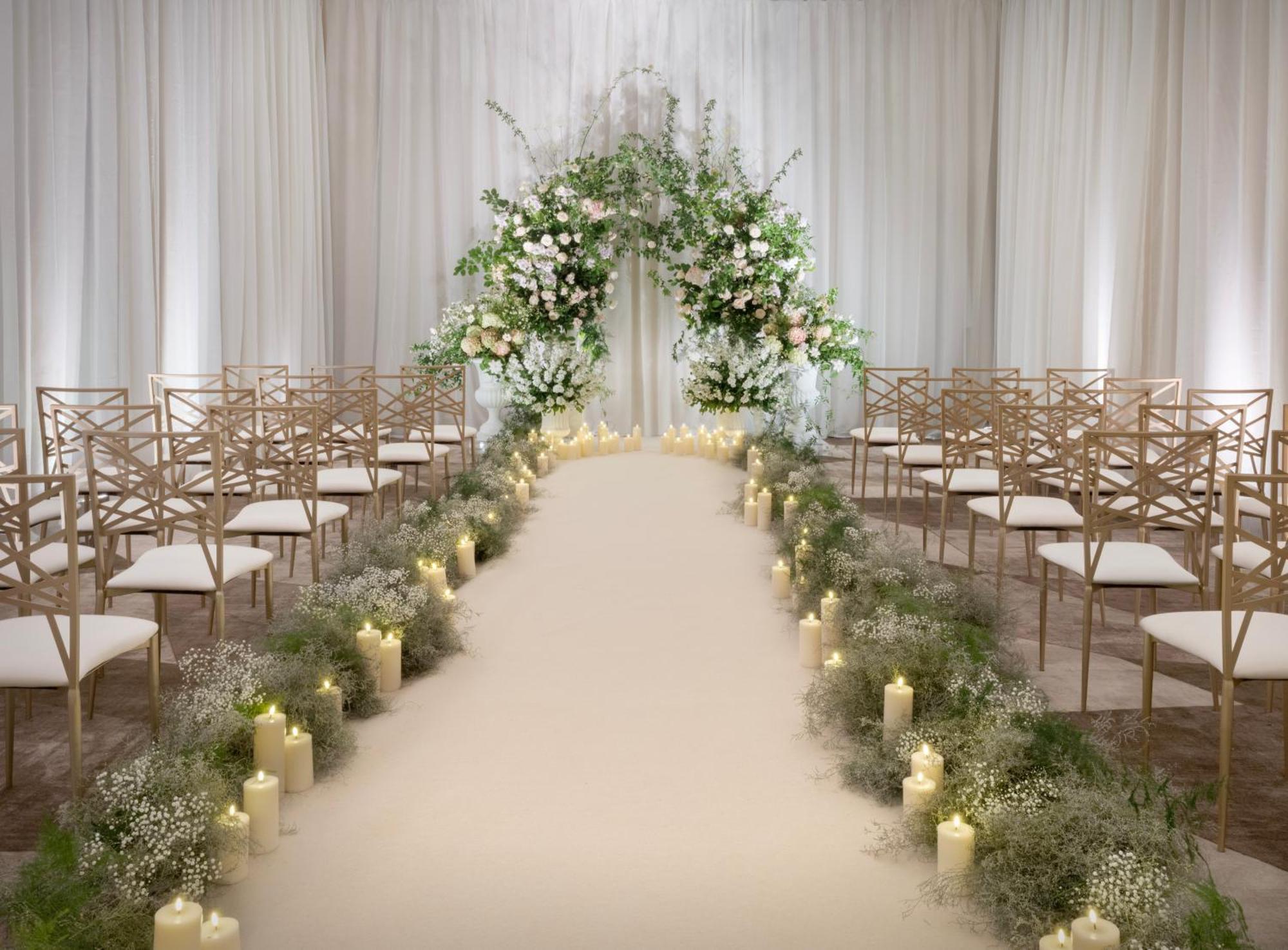 The Westin London City Exterior photo Wedding ceremony at the Four Seasons Hotel, Tokyo